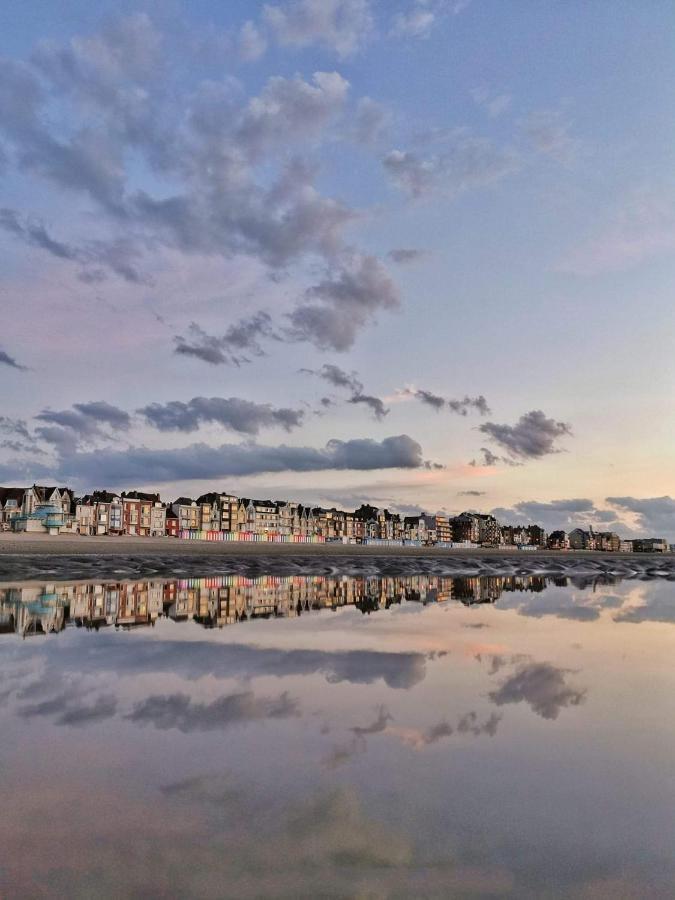 Le Bienvenu - T2 Avec Terrasse Au Coeur De Malo Apartamento Dunkirk Exterior foto